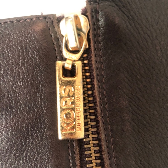 Micheal Kors Brown Leather boots (flats). - Picture 6 of 7